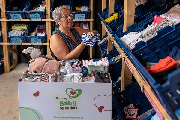 Helpen bij Stichting Babyspullen
